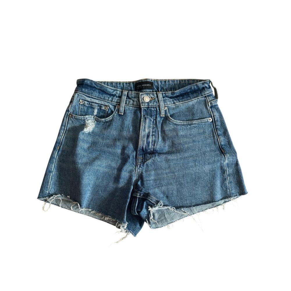 Free Assembly Women’s Denim Shorts Size 4 Blue Distressed Frayed Hem Stretch